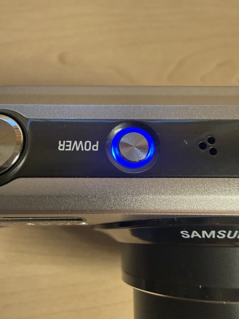 Samsung PL70 Digital Camera NEW with battery, box, cables. Tested & Working